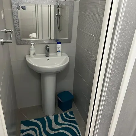 River's Apartment *